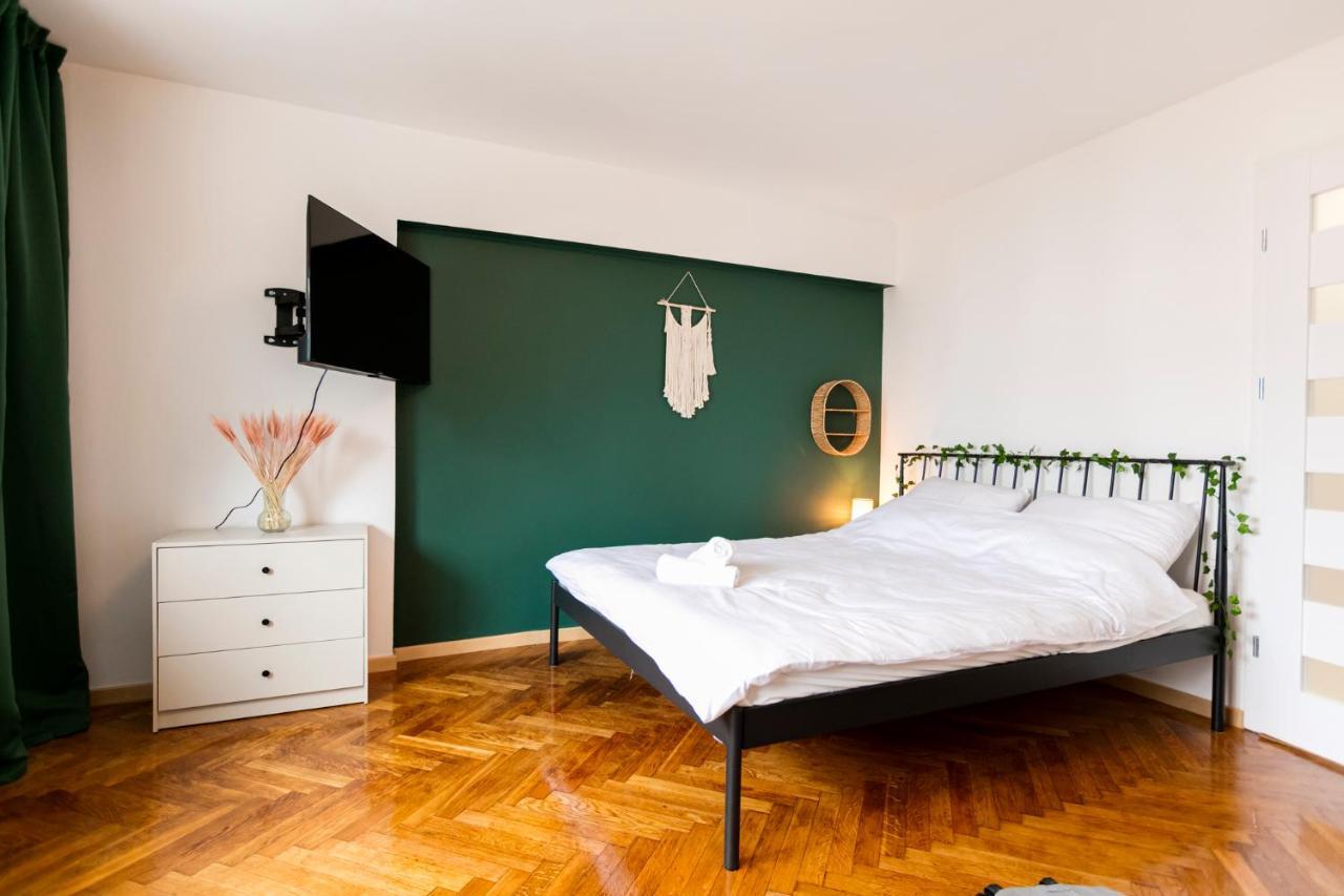 Chmielna - 250M Od Zlotych Tarasow, 350M Od Dworca Centralnego - Wifi - Smart Tv 55 Cali - Better Rental 바르샤바 외부 사진